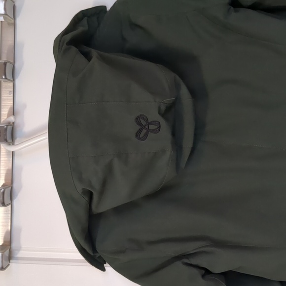 Aritzia TNA Haven Parka in Ranger Green - Picture 10 of 10